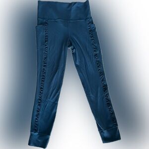 Athleta salutation stash II in ruch craft 7/8 tight cropped deep blue S